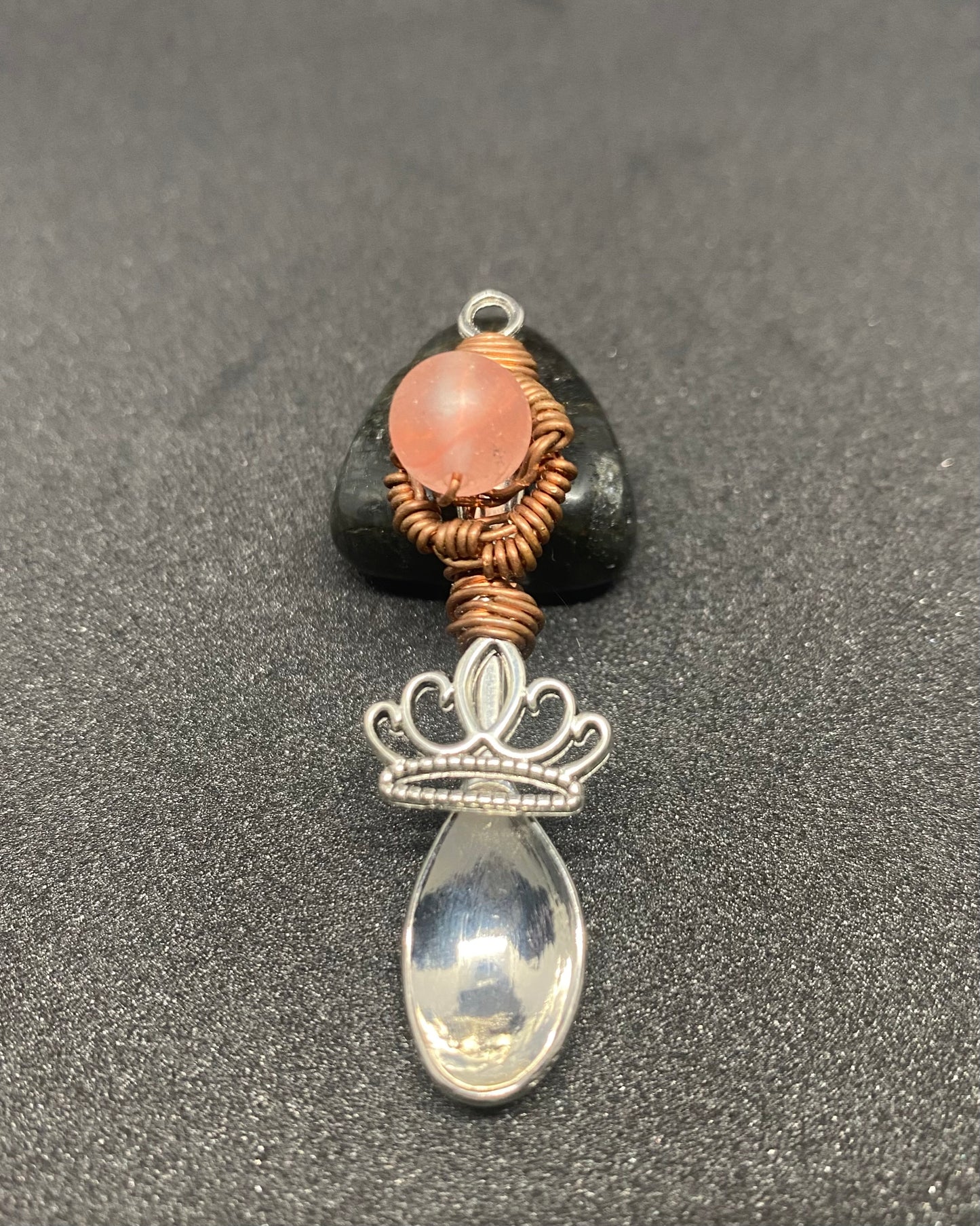 ℚ𝕦𝕖𝕖𝕟 𝔹