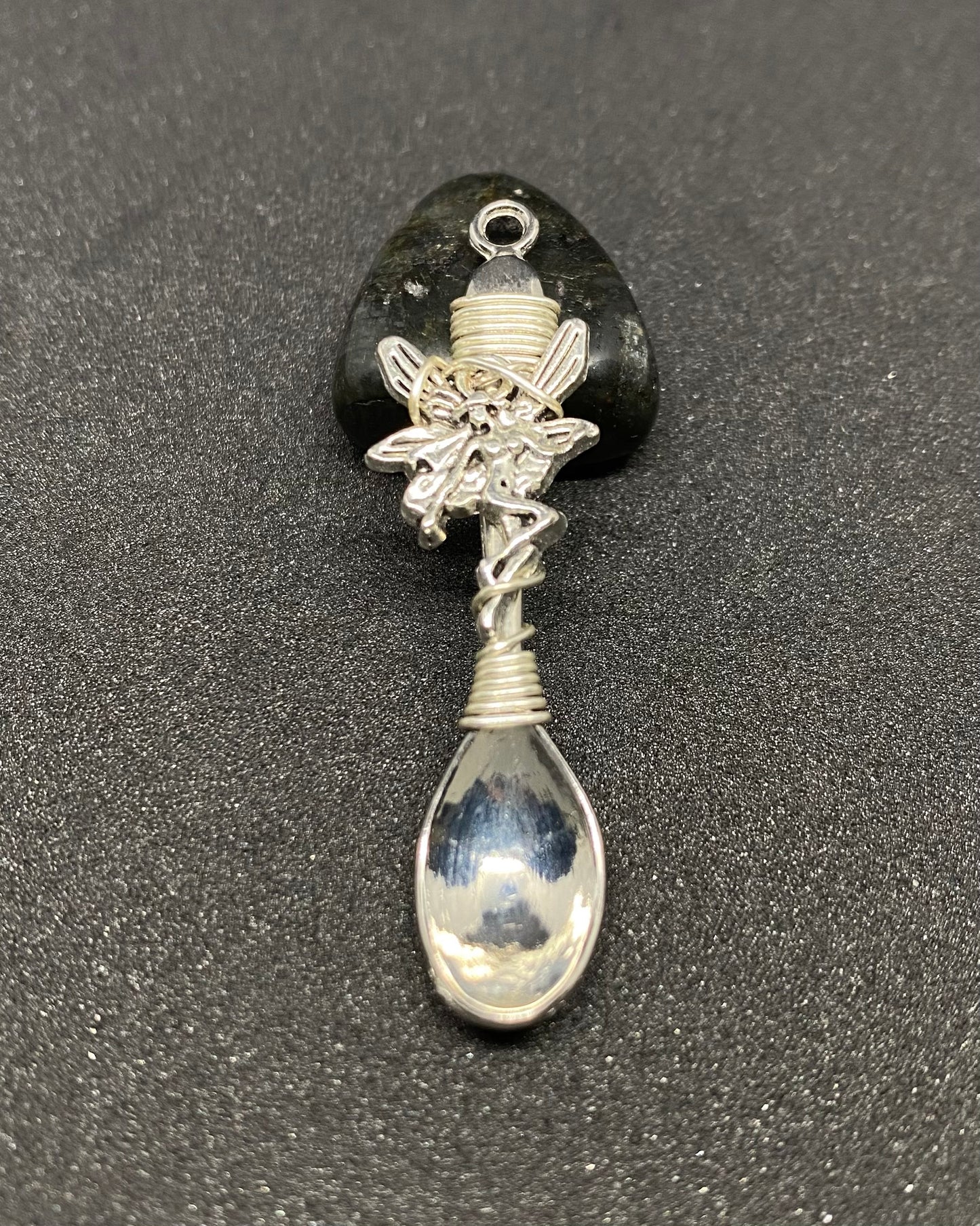 ℚ𝕦𝕖𝕖𝕟 𝕠𝕗 𝔽𝕒𝕖