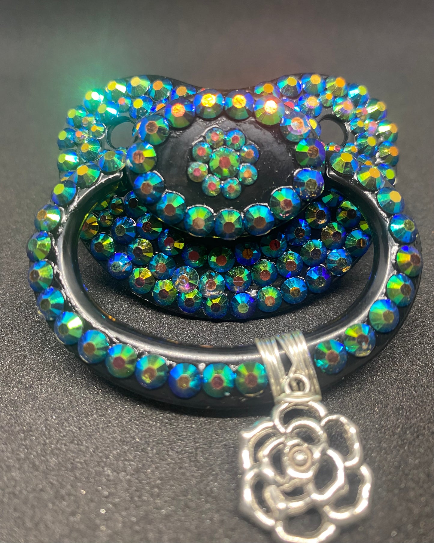 𝔹𝕝𝕒𝕔𝕜𝕖𝕤𝕥 ℝ𝕠𝕤𝕖